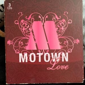 Motown Love 2-CD Set missing 3rd disk